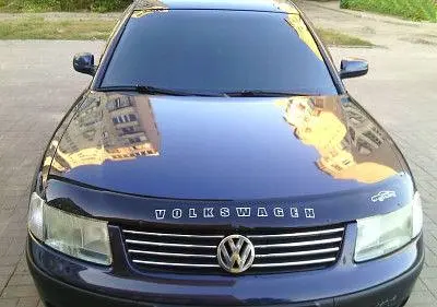 Дефлектор капоту мухобійка Volkswagen Passat (B5) 1997-2001 Voron Glass - фото 3