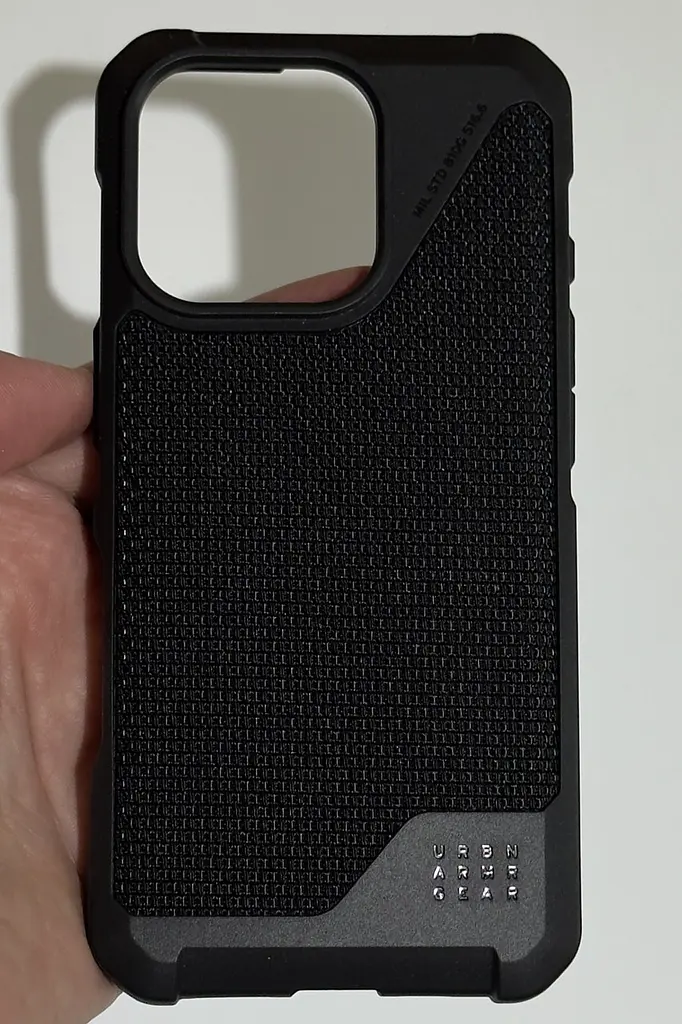 Оригінальний протиударний чохол для iPhone 16 PRO UAG Metropolis LT MagSafe Kevlar Black 114452113940 - фото 8