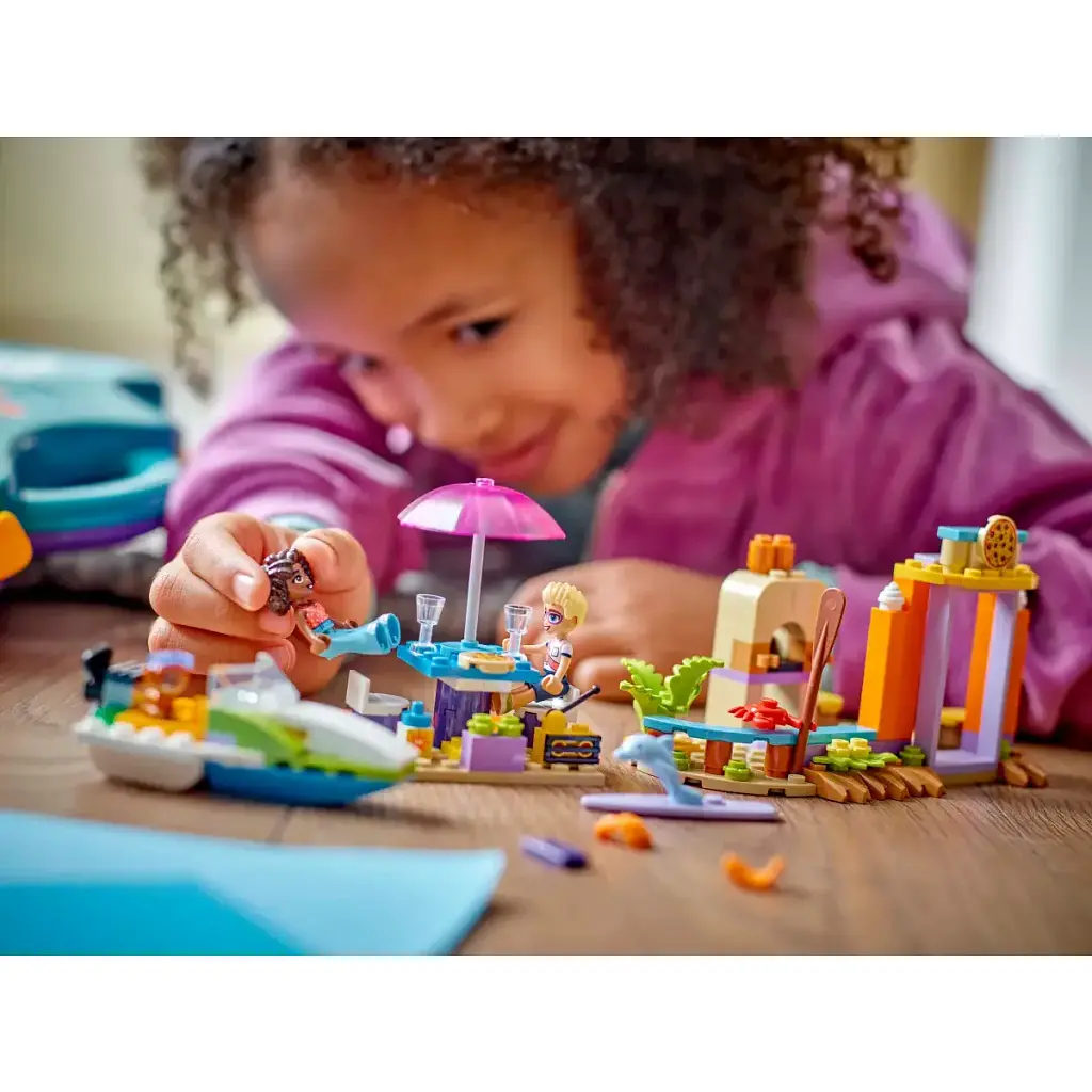 Конструктор LEGO Friends Творча валіза для подорожей і відпочинку на пляжі 188 деталей (42672) - фото 5