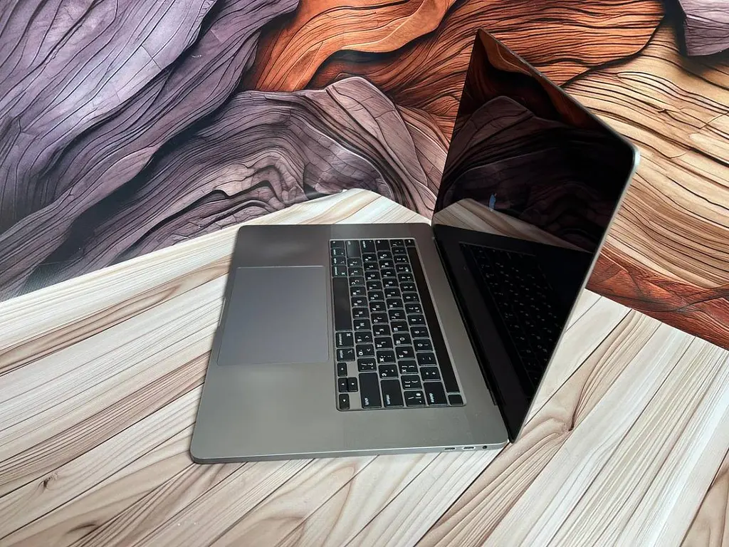 Ноутбук Apple MacBook Pro 16" A2141 i7-9750H/32/500 (C02FV2A0MD6R) Б/в - фото 3