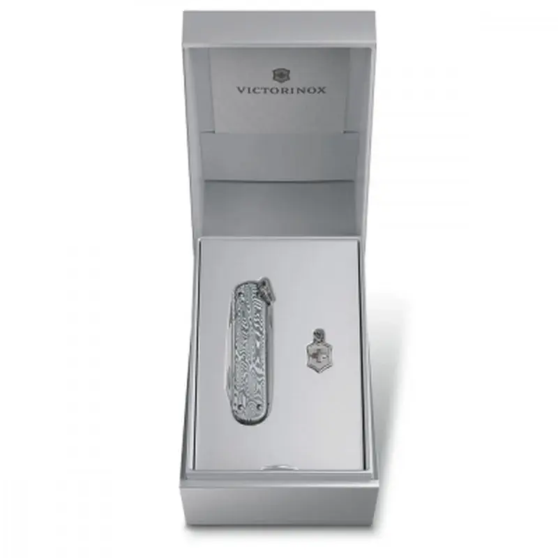Ніж Victorinox Classic SD Brilliant Damast + брелок-лого (0.6221.34) - фото 7