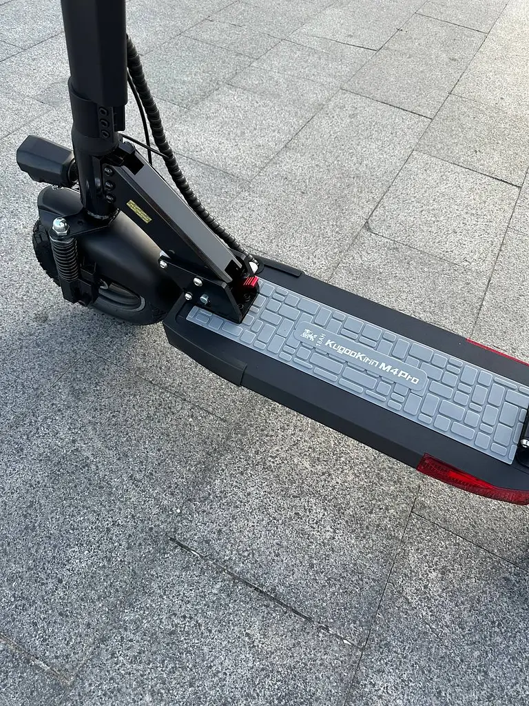 Электросамокат KUGOO KIRIN M4 PRO 48V 1000W 17Ah с сиденьем (2025) - фото 10