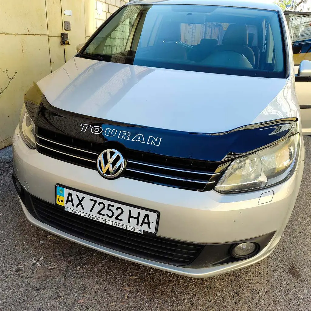 Дефлектор капота мухобійка Volkswagen Touran II 2010-2015 Voron Glass - фото 3