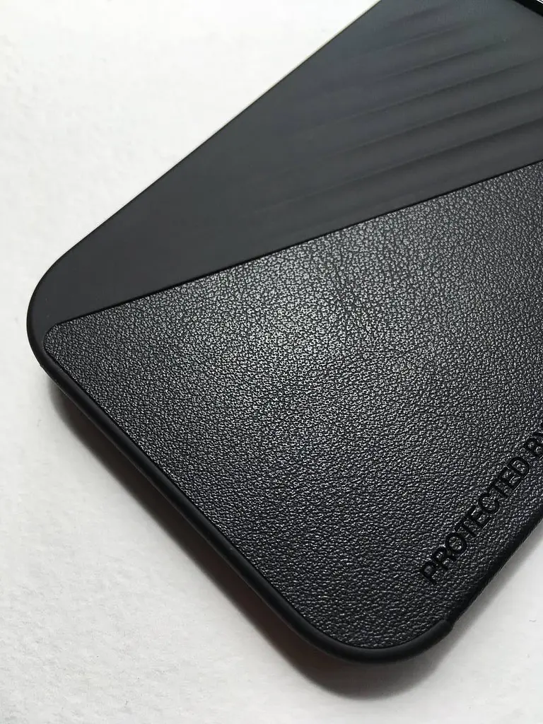 Оригінальний протиударний чохол для iPhone 13 Pro (6.1") Gear4 Brooklyn MagSafe Black - фото 7