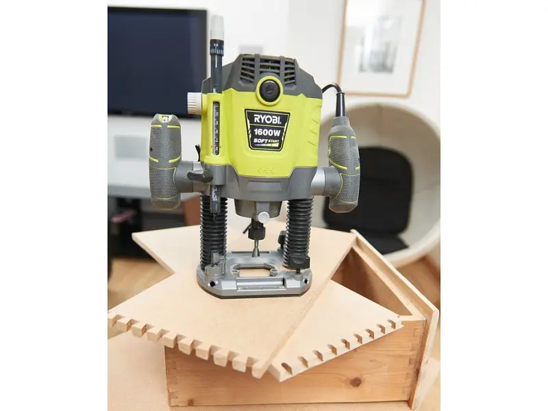 Фрезер Ryobi RRT1600K - фото 10