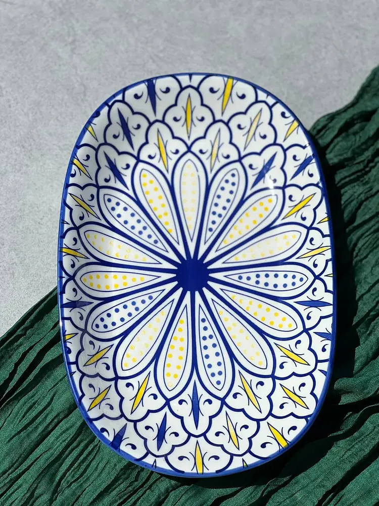 Тарілка овальна, синьо-жовта, 28x18,5x3,5 см "Тригір'я"