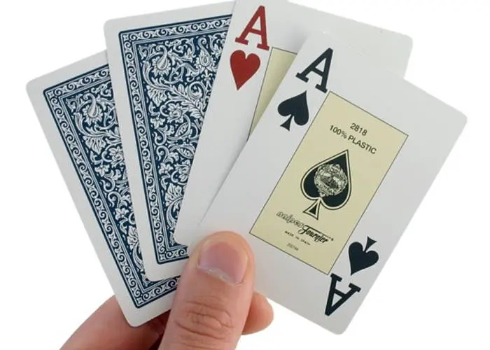 Карти гральні Fournier 2818 100% Plastic Jumbo Index (red blue) (PC_F2818PJI) - фото 6