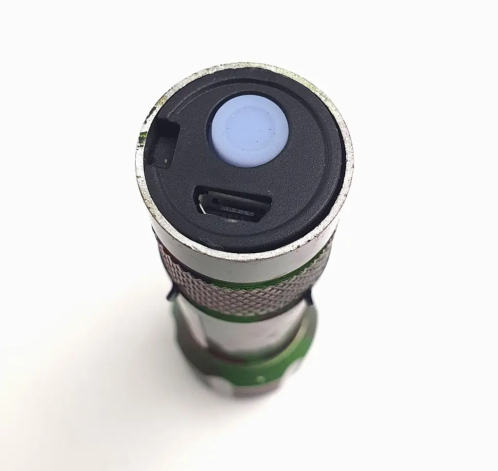 Ліхтар від USB 10см ручний акумуляторний зі скобою та бічним СОВ Zoom з/в USB ліхтарик у футлярі POLICE BL-500 - фото 4