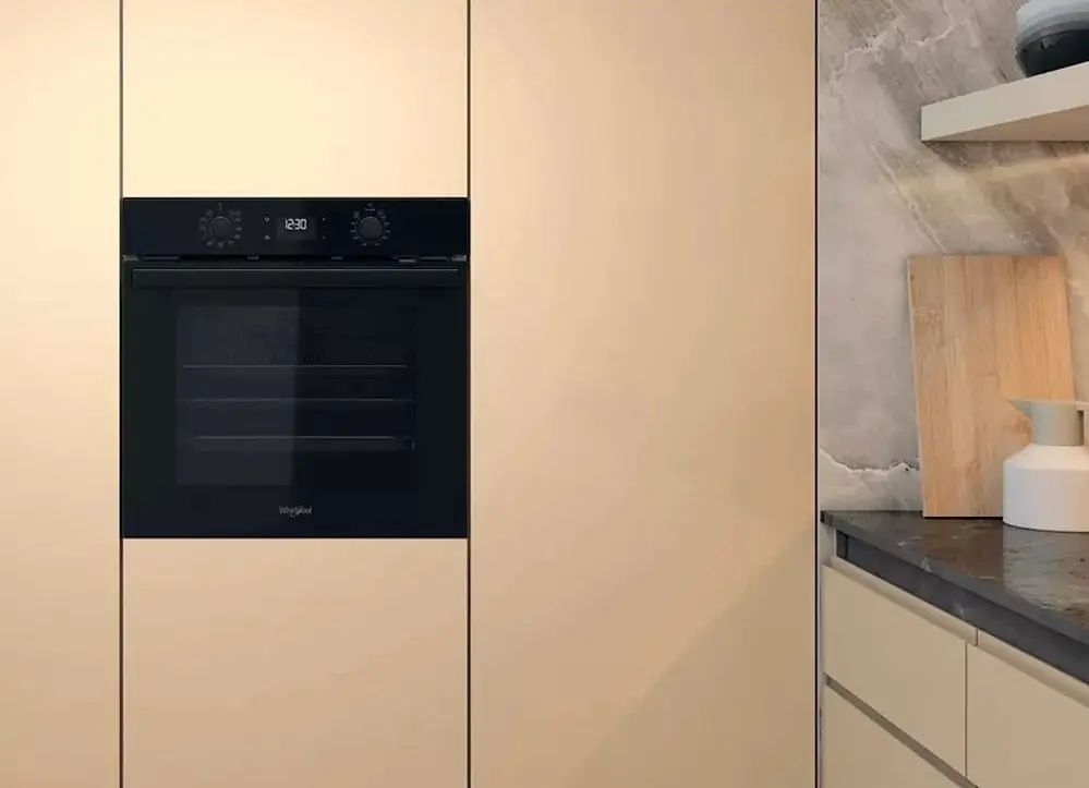 Духовой шкаф электрический Whirlpool 71 л A+ дисплей конвекция телескопические направляющие черный - фото 2