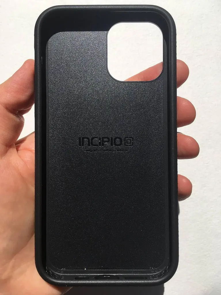 Оригінальний протиударний чохол Incipio Grip для iPhone 12 Pro Black (IPH-1945-DNM) - фото 6