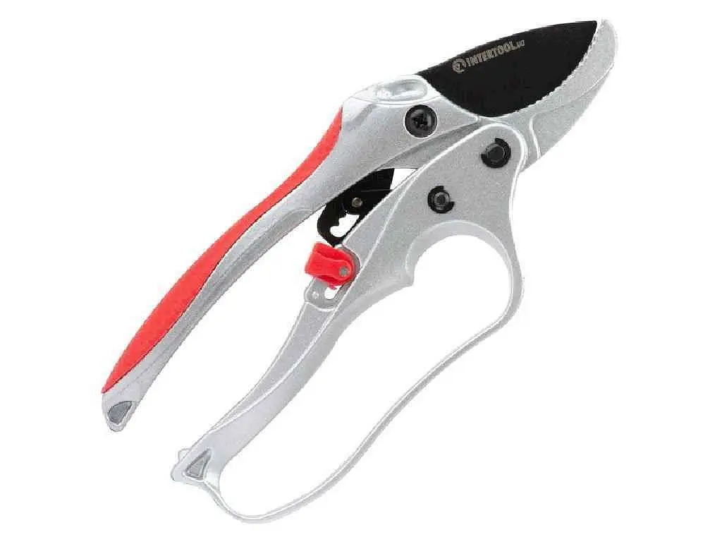 Секатор INTERTOOL з храповим механізмом 180мм FT-1006
