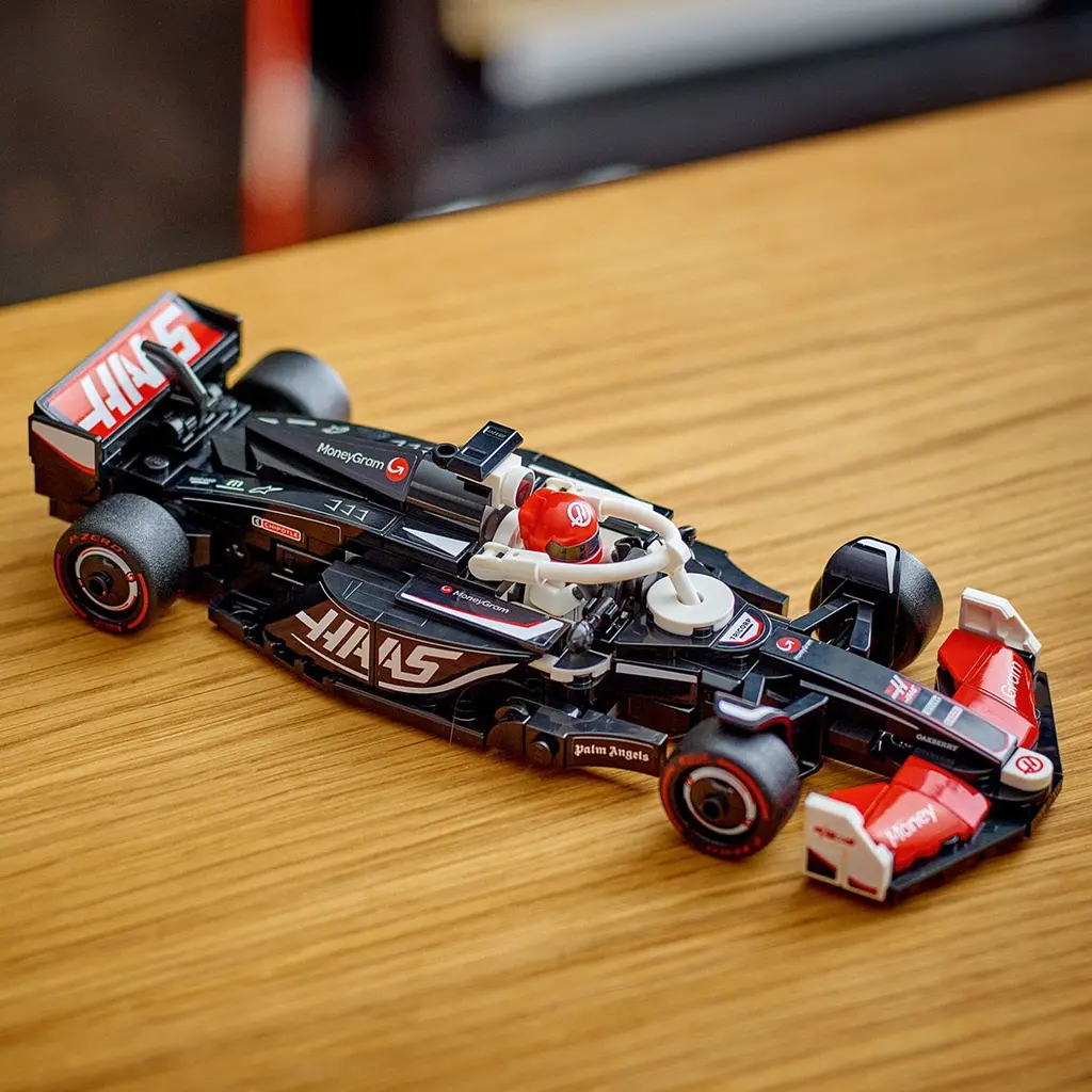 Конструктор LEGO Speed ​​Champions Автомобиль для гонки MoneyGram Haas F1 Team VF-24, 242 детали (77250) - фото 7