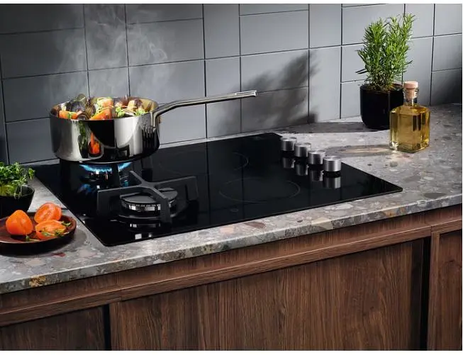 Варильна поверхня Electrolux EGE6172NOK комбінована - фото 5