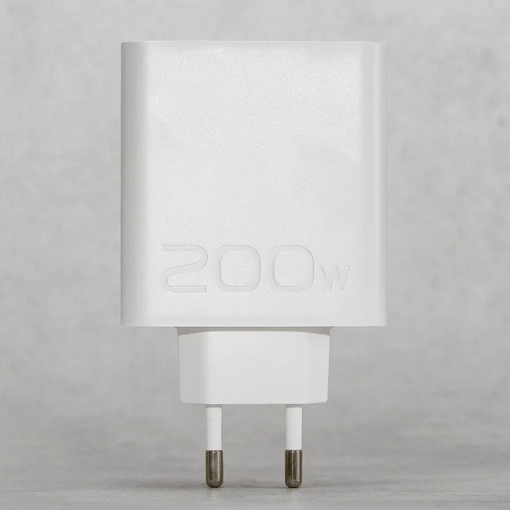 Зарядний адаптер Suie 200W Power Adapter USB-A, білий блок живлення для телефону - фото 2