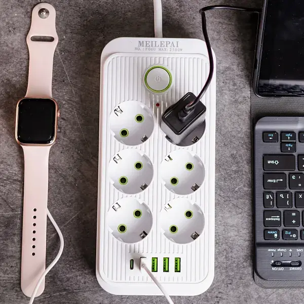 Мережевий фільтр-подовжувач SMART 6 розеток 5 USB 5 метрів, білий
 - фото 2