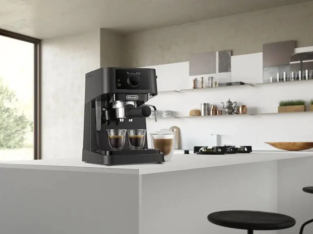 Рожковая кофеварка эспрессо Delonghi EC 230.BK - фото 6