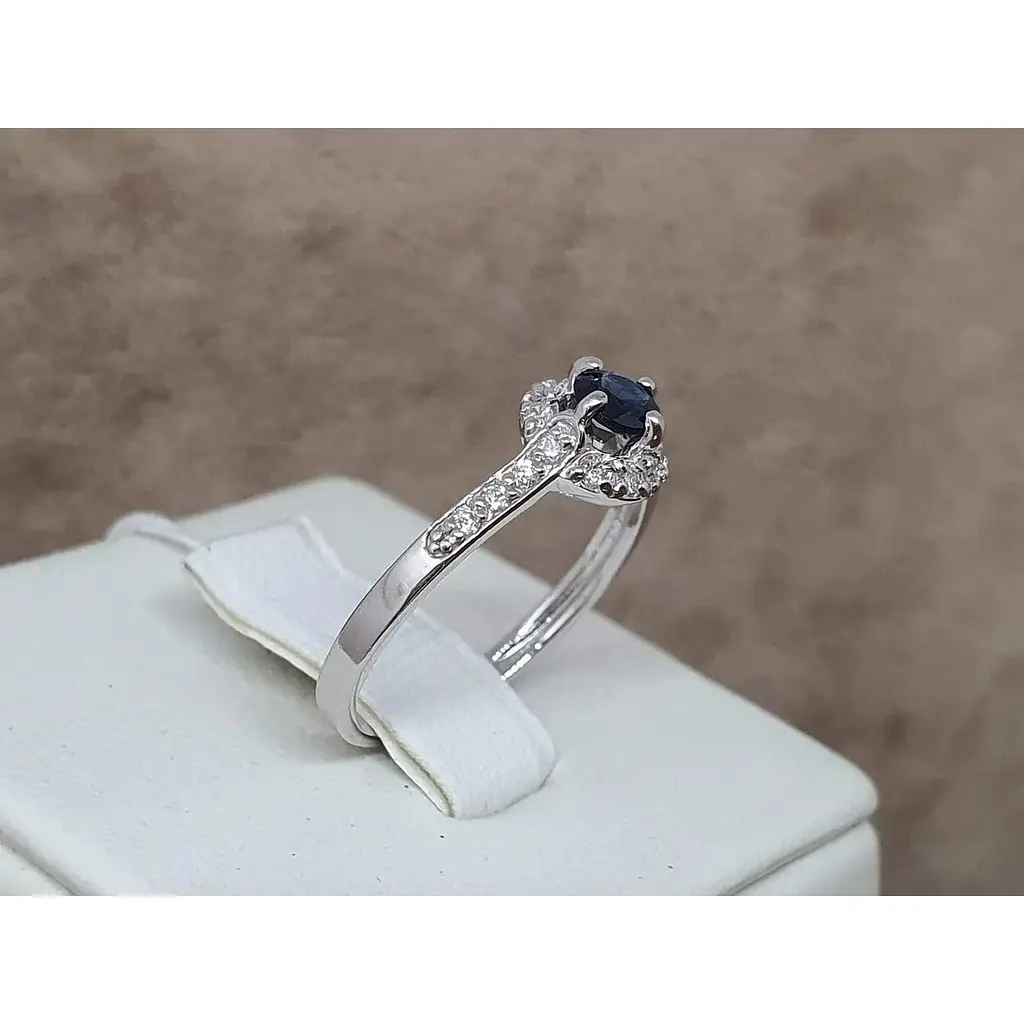 Золоте кільце Гаразд з діамантами і сапфіром. 3023353Б 17 - фото 3