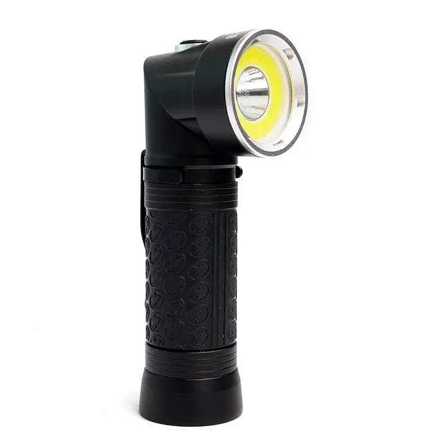 Ручний ліхтар BL-1822-T6+COB (білий + червоний) + магніт + ЗУ220/12В + 18650 (3хААА) + 4 режими - фото 4