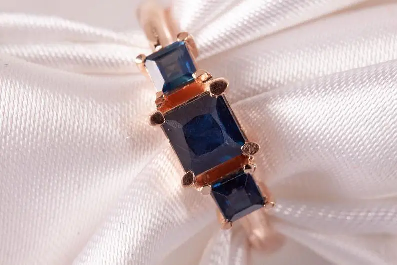 Каблучка з червоного золота з сапфірами 17 K-0283 - фото 3