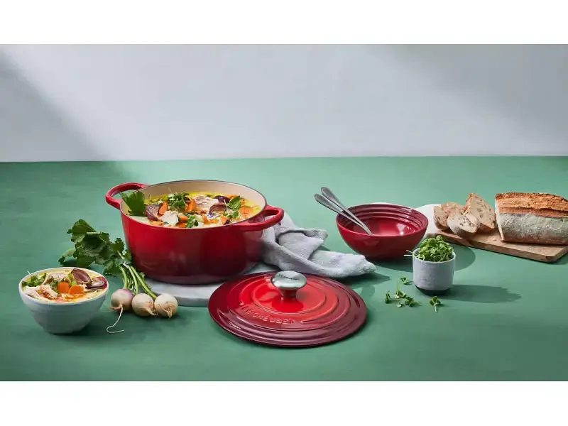 Каструля Le Creuset Signature Cast Iron Round Casserole 20 см Cerise (21177200602430) - фото 7