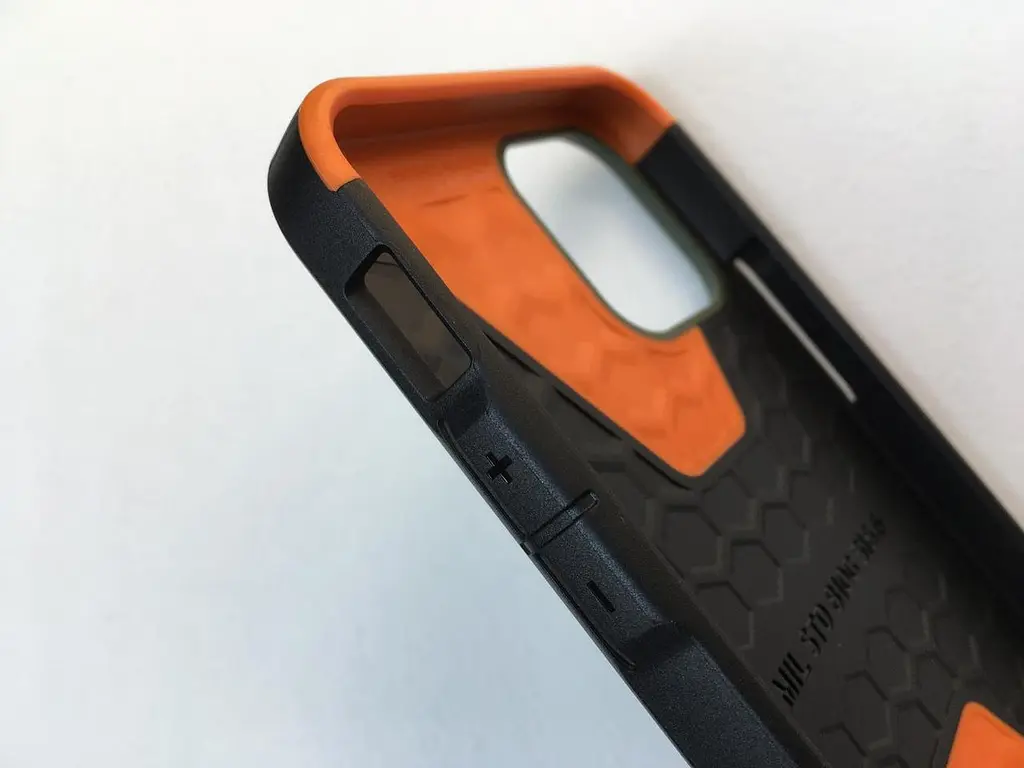 Чохол протиударний UAG Civilian 11235D117272 (Original) для iPhone 12/12 Pro (6.1") Olive Drab - фото 7