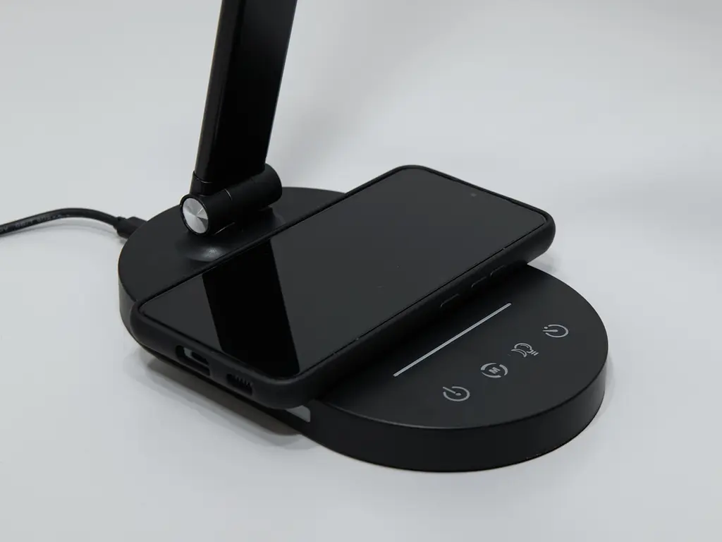 Світлодіодна настільна лампа з бездротовою зарядкою Diasha A5508BK wireless charge - фото 3