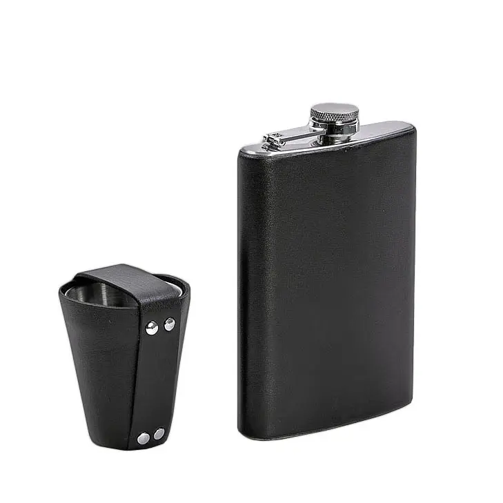 Набор с флягой и рюмками в кожаном черном чехле. - фото 5