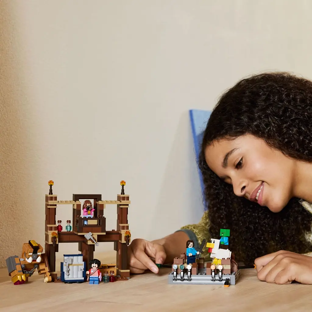 Конструктор LEGO Minecraft Бійцівський ринг у лісовому маєтку 491 деталь (21272) - фото 11