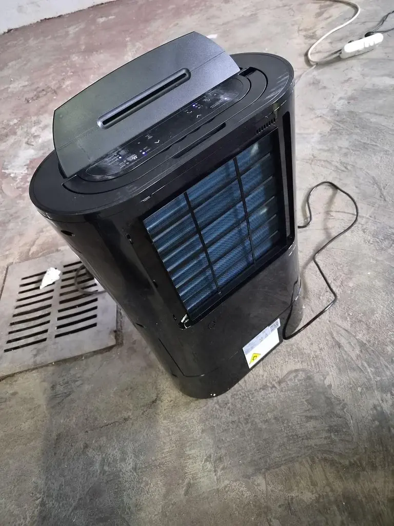Осушитель воздуха Klarstein DryFy Pro 24L Smart Б/у - фото 4