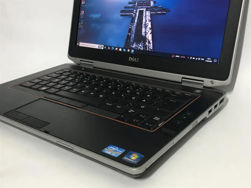 Ноутбук Dell Latitude E6420 / 14" (1600x900) / i5-2520M / 8GB / 320GB HDD / NVIDIA Quadro NVS 4200M, 512MB / Win10Pro / Backlight - Б/в - фото 3