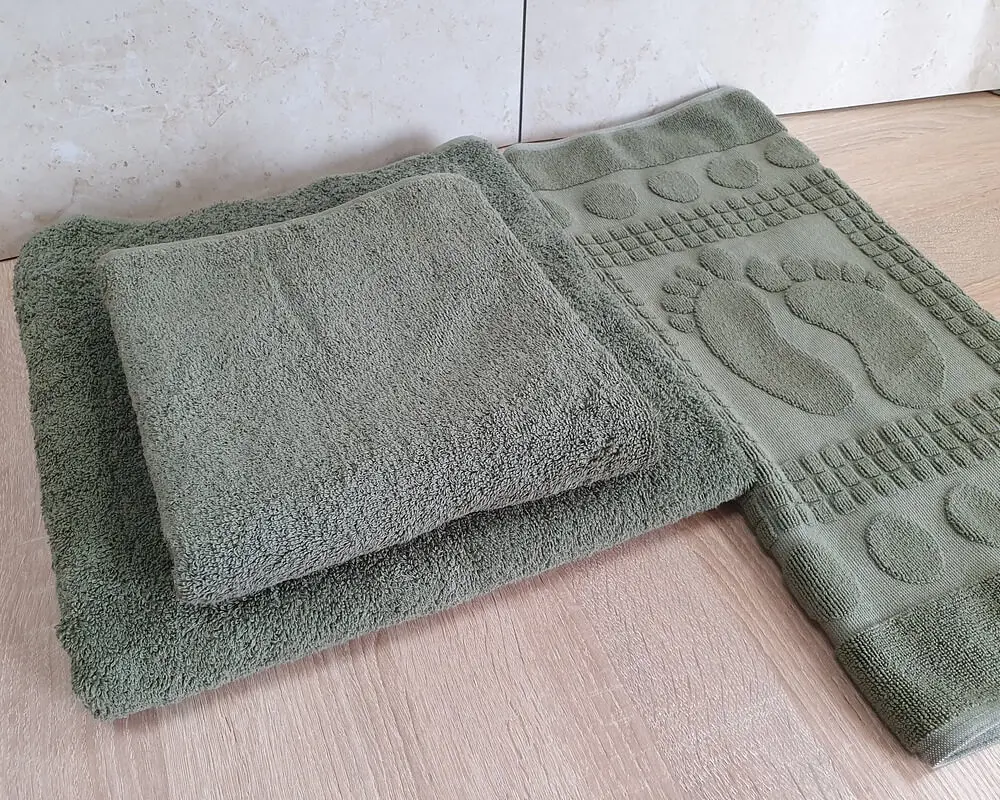 Набір турецьких махрових однотонних рушників Zeron 50х90+70х140+50х70 Green щільність 500 г/м2 - фото 3