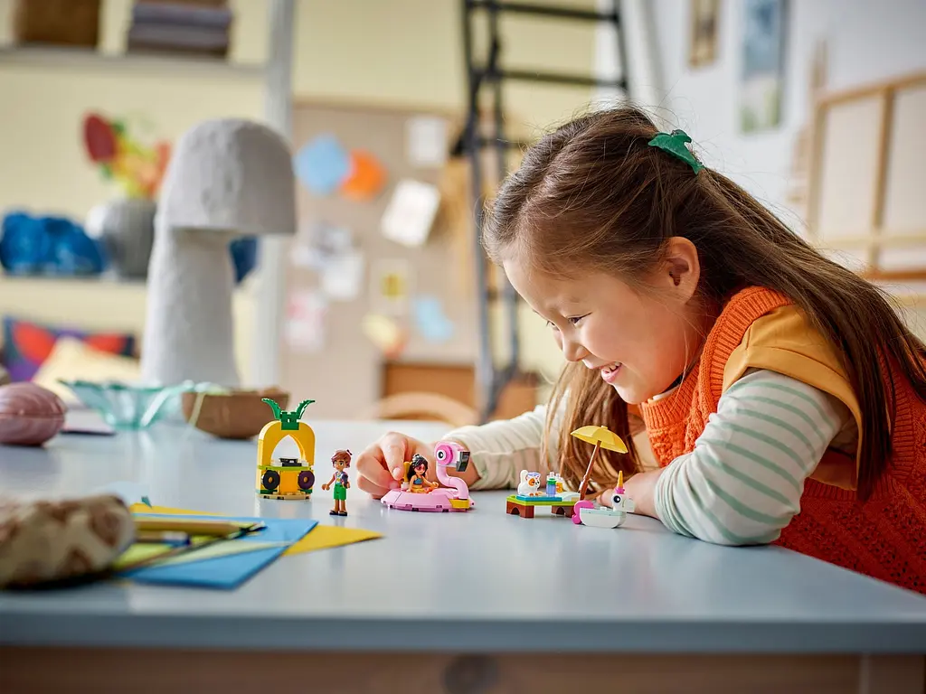 Уценка. Конструктор LEGO Friends Вечеринка единорога и фламинго у бассейна 99 деталей (42658) - фото 19