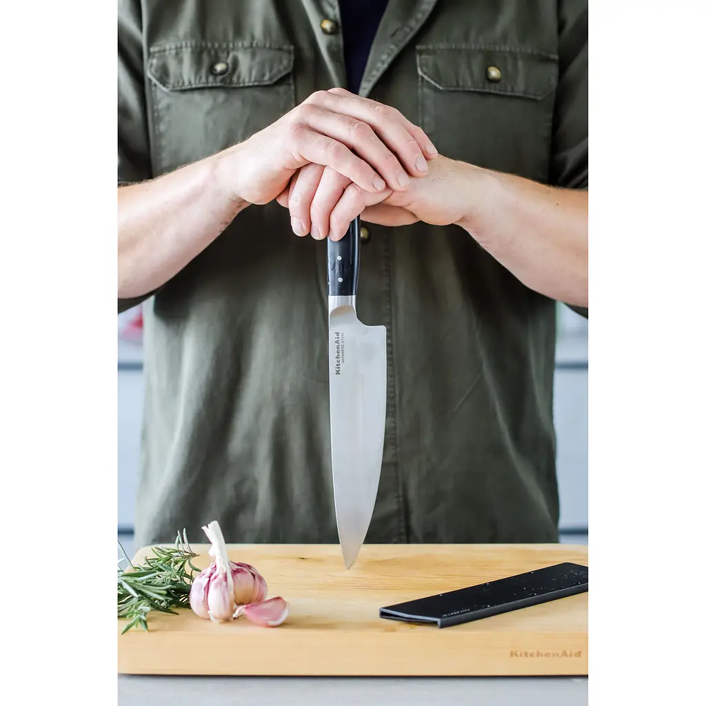Нож кухонный KitchenAid Coreline с защитным чехлом для лезвия (KOG8IFSSOHOBA) - фото 8