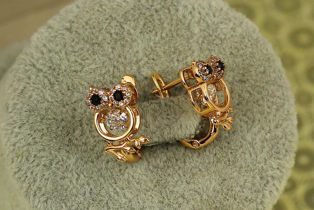 Сережки дитячі Xuping Jewelry сови із танцюючим фіанітом 1,4 см золотисті - фото 2
