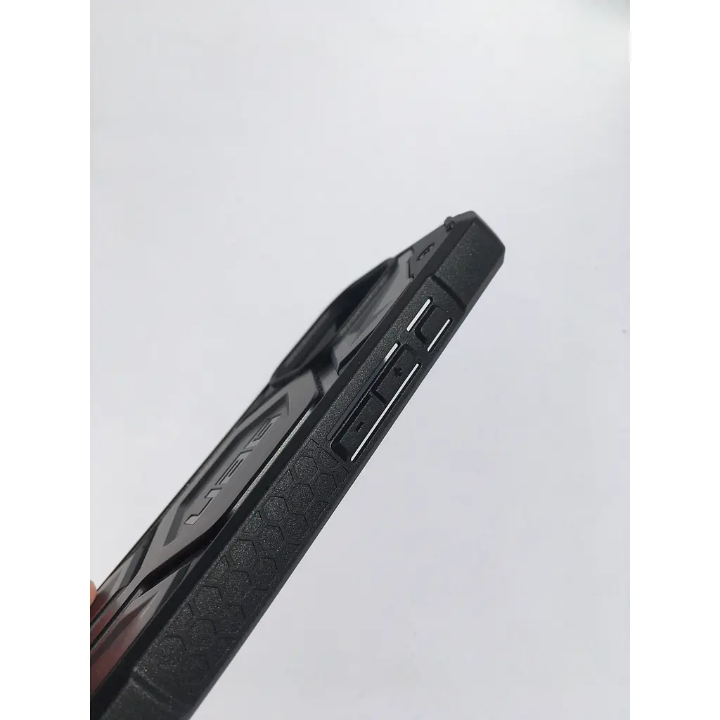 Протиударний чохол UAG Monarch Pro MagSafe (Original) для iPhone 16 Pro (6.3") Carbon Fiber 114456114242 - фото 6