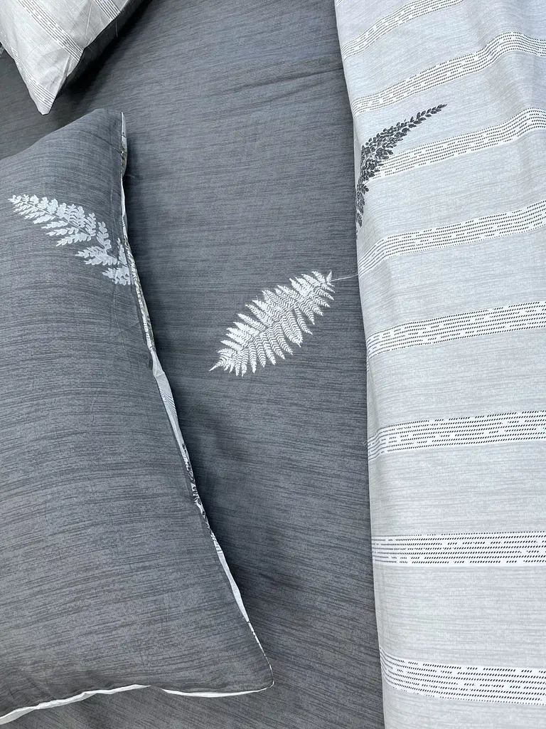 Простирадло без резинки Ecotton Євро 220х240 см із сатину сірого кольору (25356) - фото 4