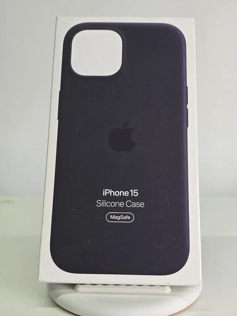 Оригінальний силіконовий чохол для iPhone 15 Apple Silicone Case with MagSafe Midnight Black MT0J3ZM/A - фото 4