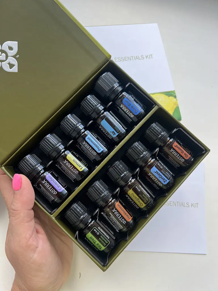 Набір ефірних олій doTERRA «Фемілі Есеншіелз» CPTG — 10 базових масел для всієї родини по 5 мл - фото 4