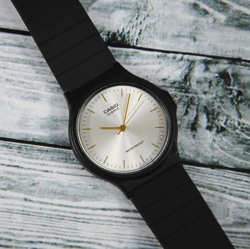 Годинник Casio MQ-24-7E2UL - фото 5