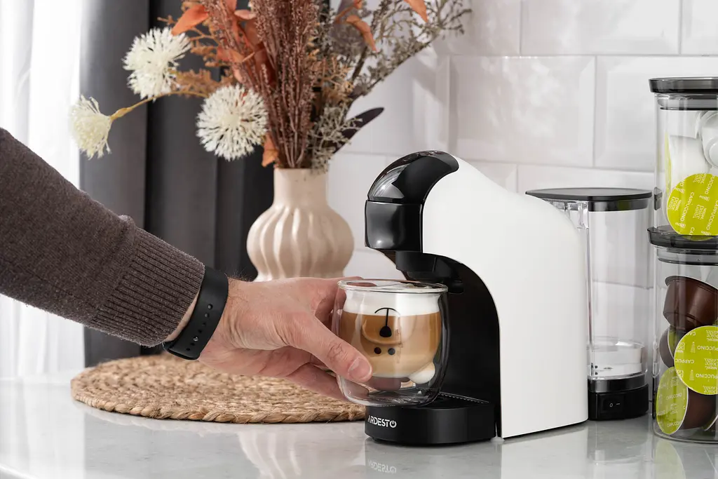 Кавоварка 3 в 1 капсульна Ardesto капсули Nespresso, Nescafe Dolce Gusto, мелена кава, сенсорне керування 0.8 л біла (YCM-CNDE) - фото 4