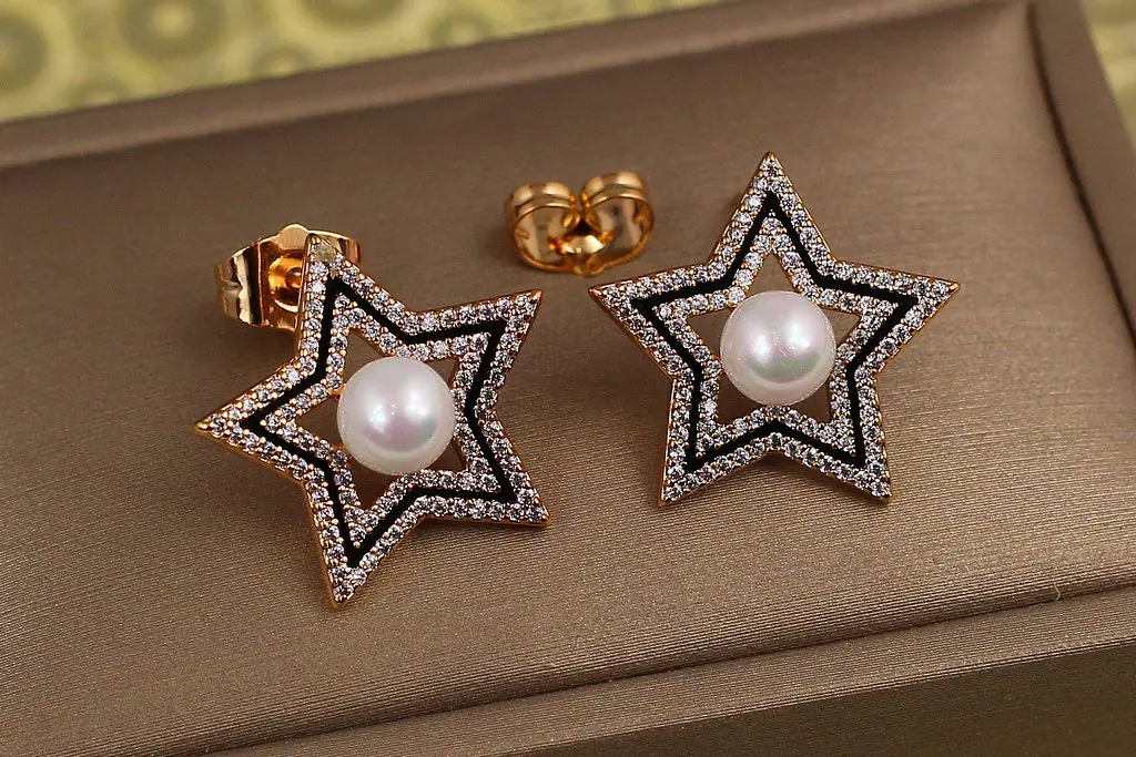 Сережки гвоздики Xuping Jewelry зірка з перлиною 2 см золотисті - фото 2