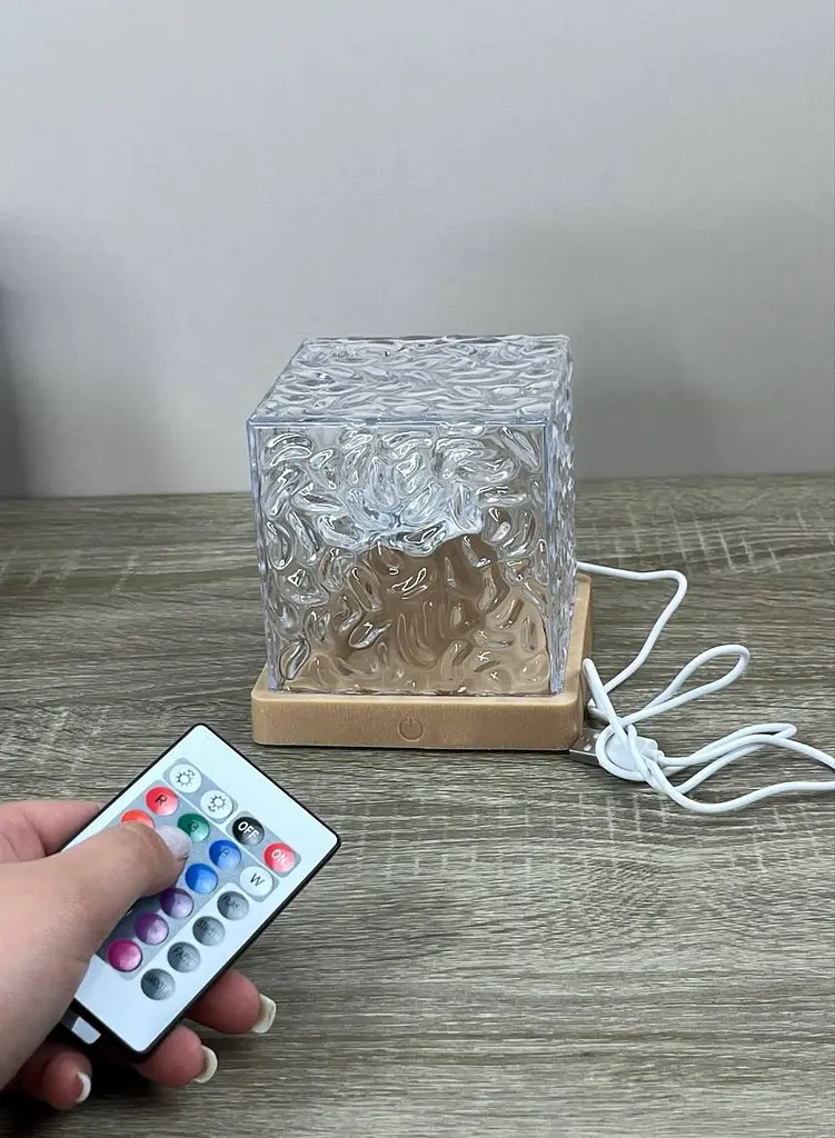RGB LED нічник Dynamic Water Pattern Light з ефектом води, пультом ДК і USB живленням декоративна настільна лампа - фото 4