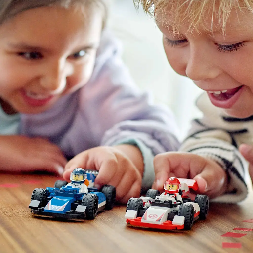 Конструктор LEGO City Автомобілі для перегонів F1 команд Williams Racing та Haas F1, 92 деталі (60464) - фото 4