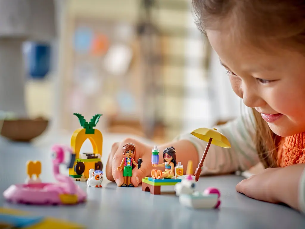 Уценка. Конструктор LEGO Friends Вечеринка единорога и фламинго у бассейна 99 деталей (42658) - фото 16