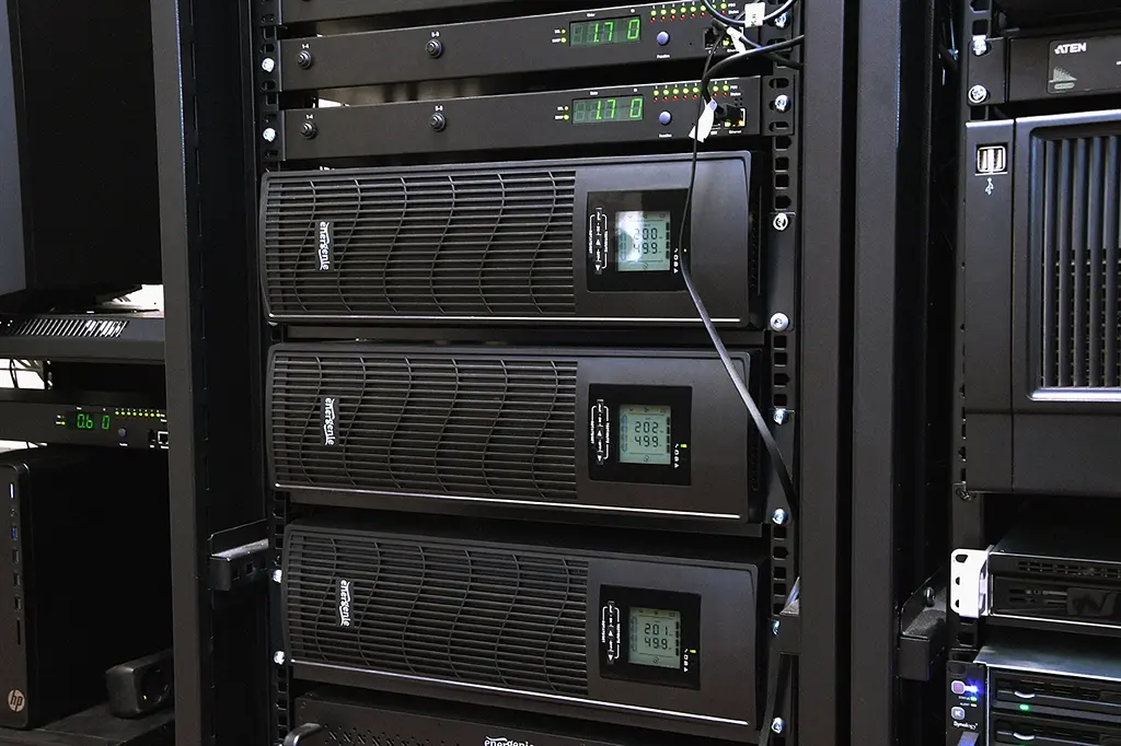 Джерело безперебійного живлення EnerGenie EG-UPSRACK-13 3000VA - фото 7