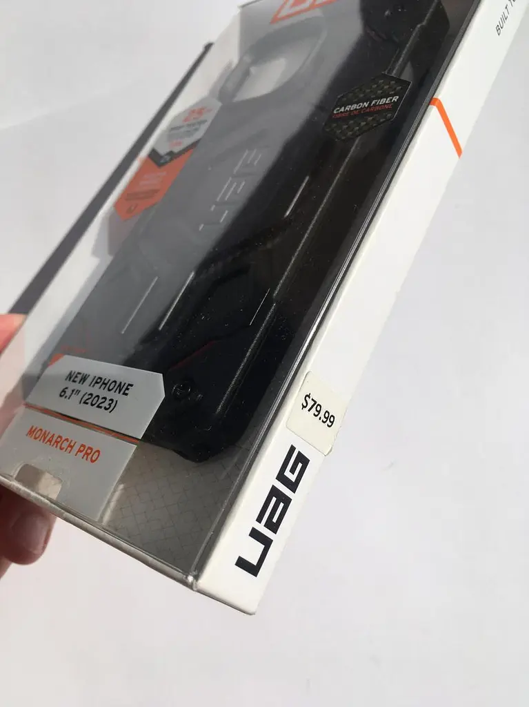 Чохол протиударний UAG Monarch Pro MagSafe для iPhone 15 (6.1") Carbon Fiber 1143401F4242 - фото 5