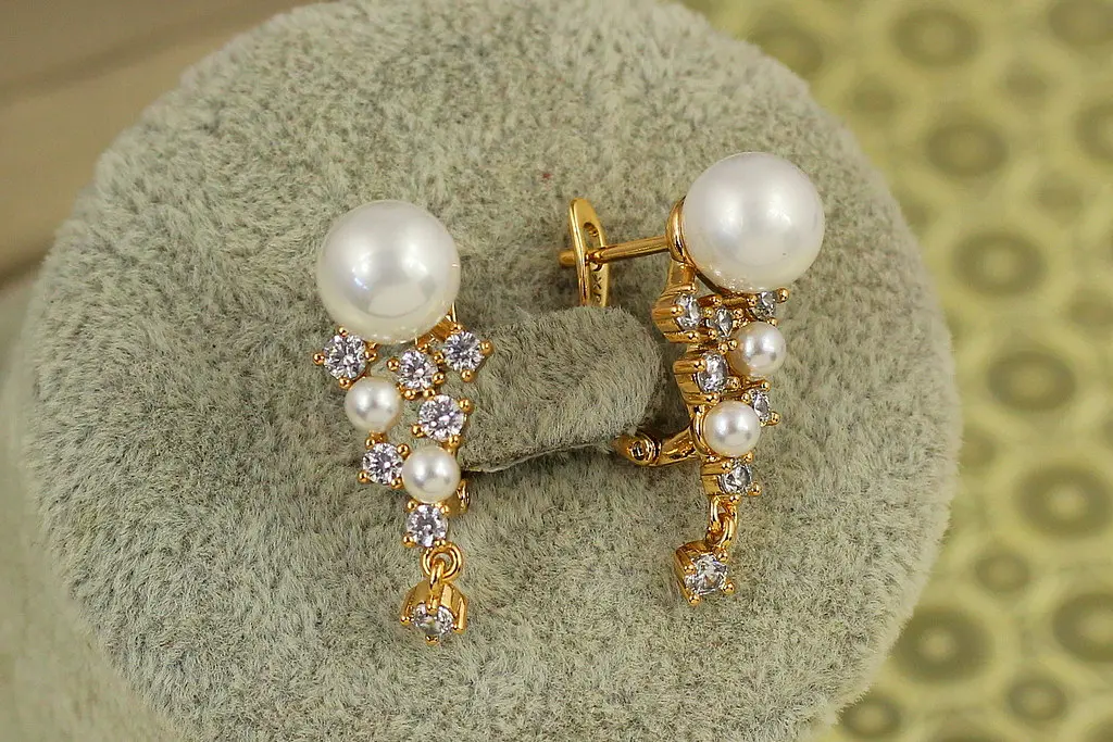 Сережки Xuping Jewelry спалах з танцюючим фіанітом 2,4 см золотисті - фото 2