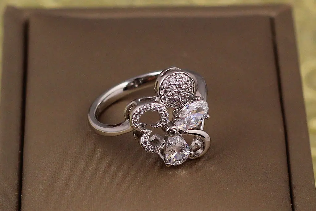 Кільце Xuping Jewelry локон пристрасті р 16 сріблясте - фото 3