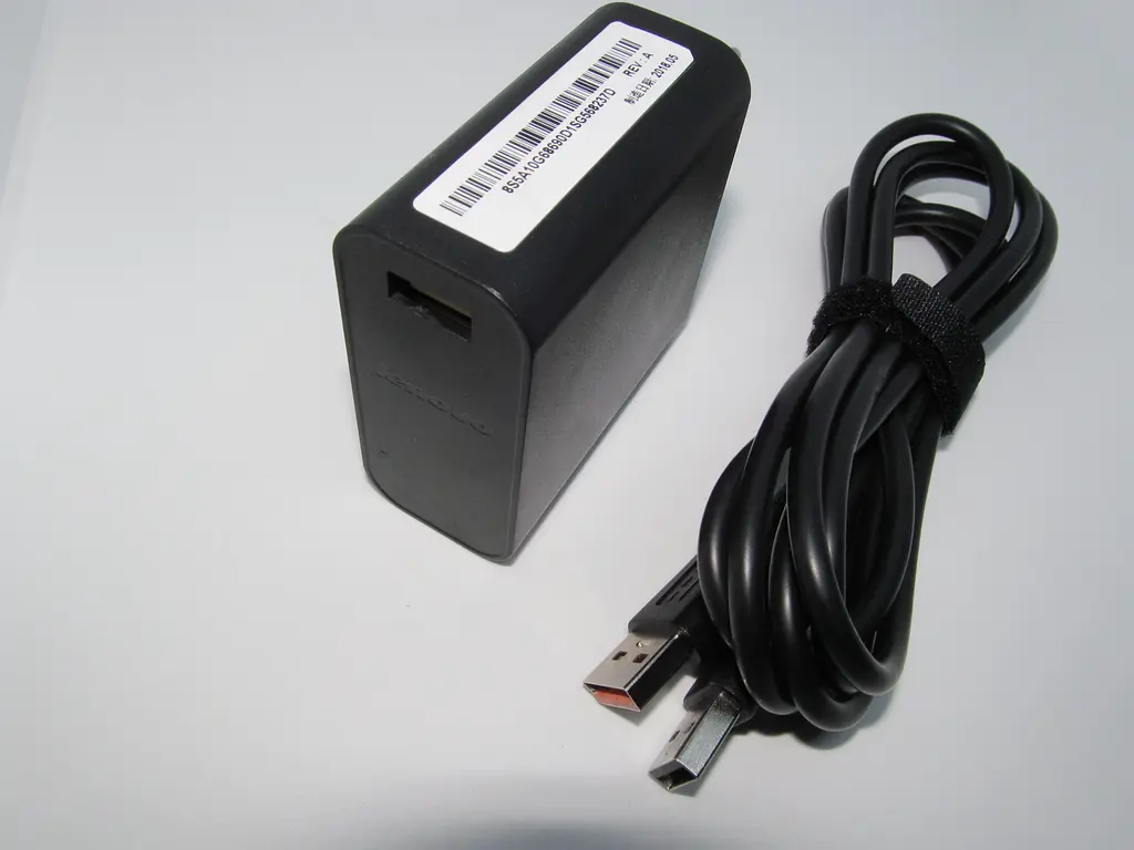 Блок живлення Lenovo 65W ADL65WDA 20V, 3.25A / 5V, 2A чорний, роз'єм bevel USB (косий) мережевий - фото 2