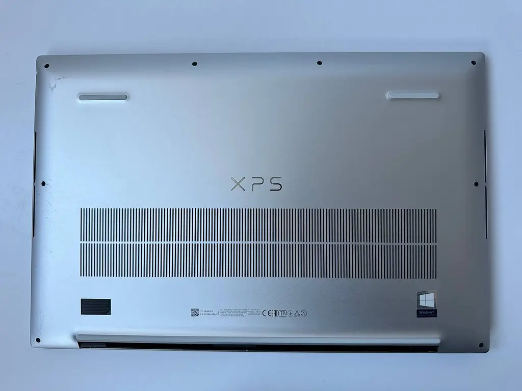 Ігровий ноутбук Dell XPS 17 9700 17.3" (i7-10875H / 32GB / SSD 512GB / RTX 2060 6GB / 4K IPS Touch) б/в - фото 8
